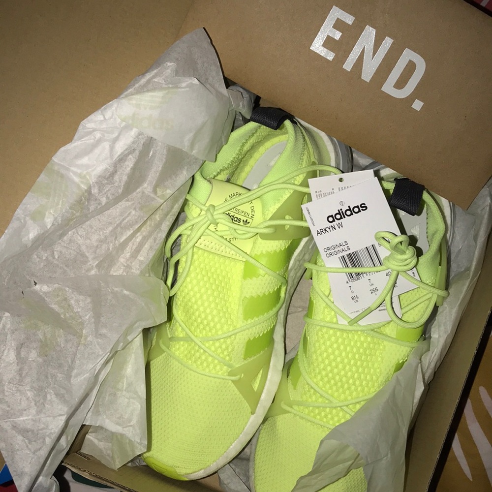 Women’s Adidas Arkyn Running Shoes- 8.5 US// Neon